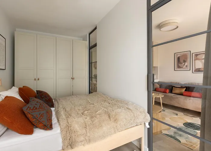 Scala By Moderna Profit - Lakowa 60h Z Parkingiem *